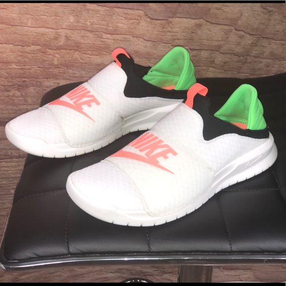 Nike benassi slp shoes size 10 men’s - Picture 2 of 6